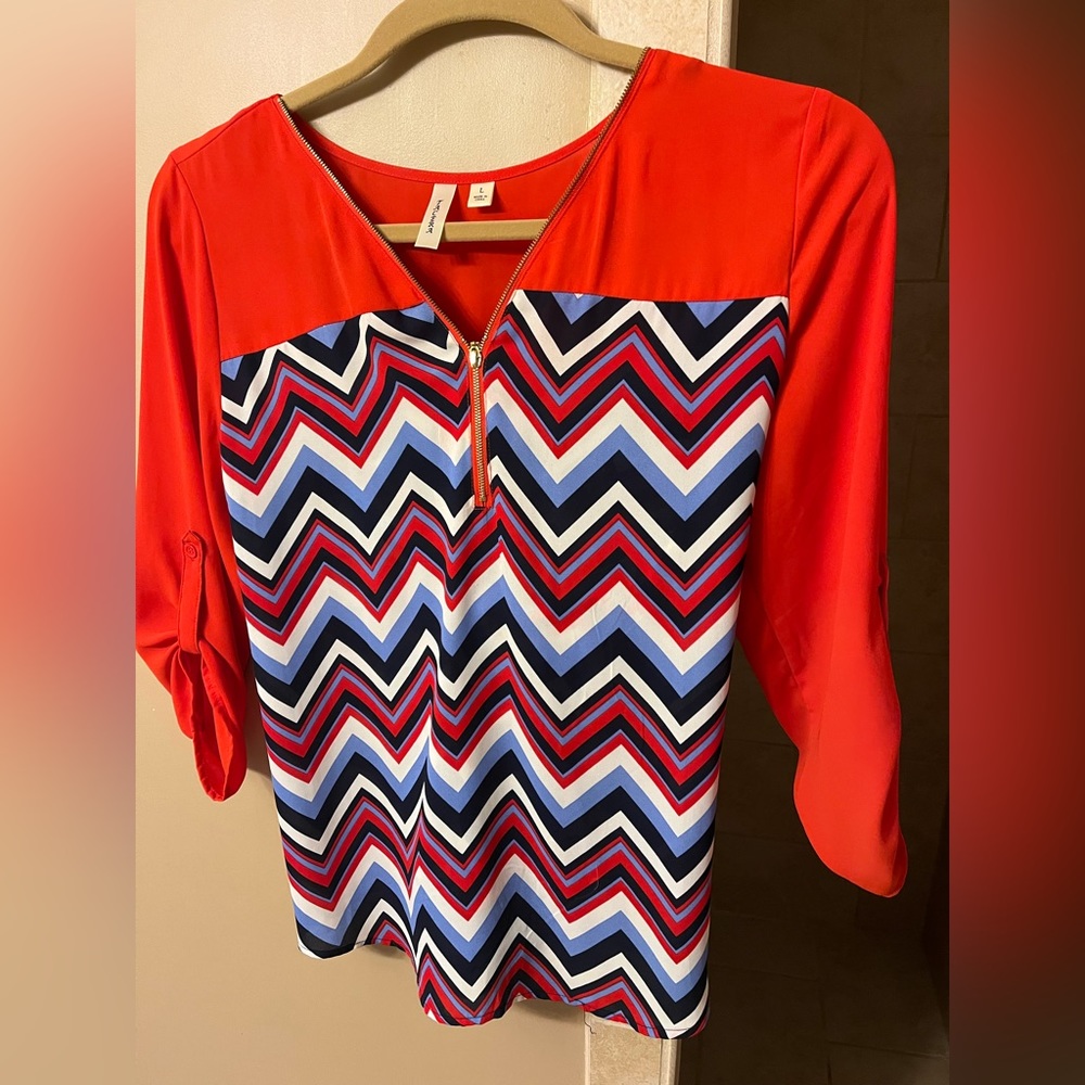 Flowy office shirt - perfect for 4th of July ❤️💙🤍